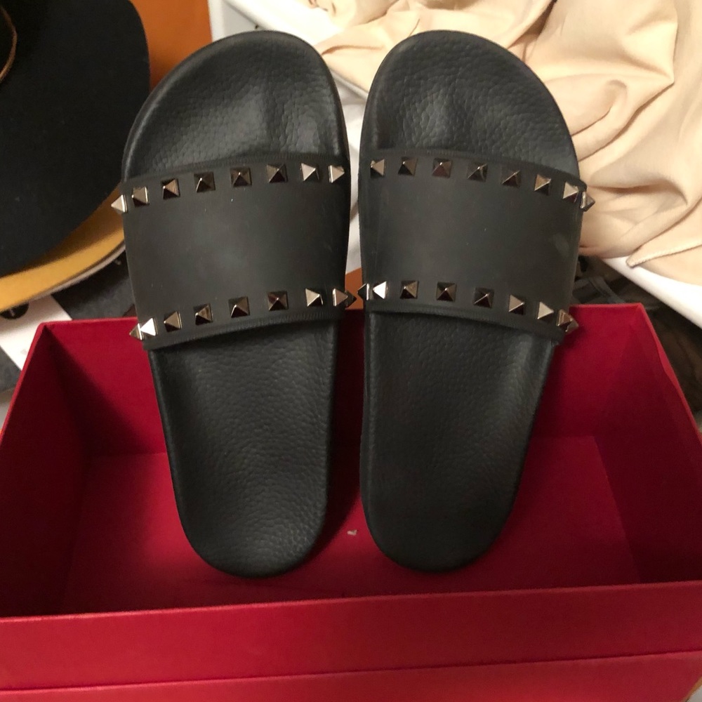 ❣️Beautiful Valentino Mules❣️